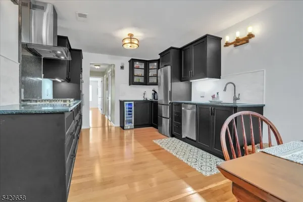 $563,900 | 240 Riveredge Drive, Chatham, NJ 07928