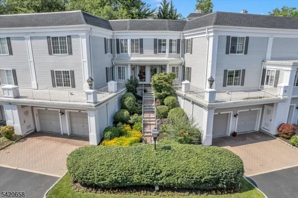 $563,900 | 240 Riveredge Drive, Chatham, NJ 07928