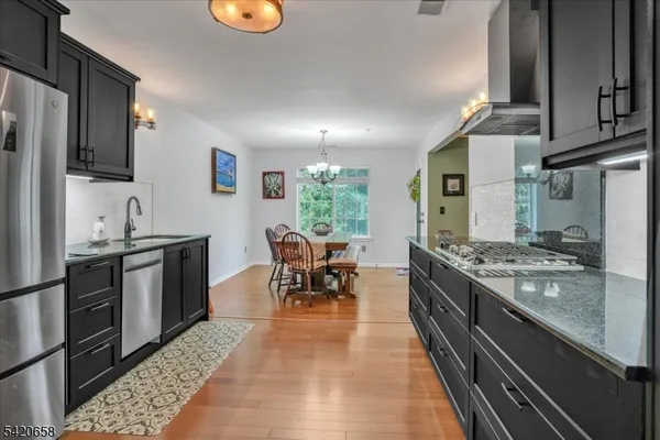 $563,900 | 240 Riveredge Drive, Chatham, NJ 07928