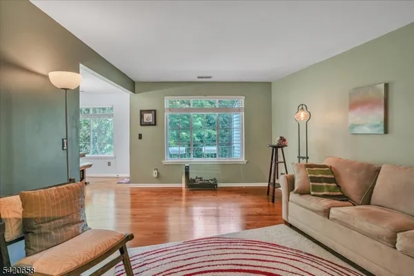 $563,900 | 240 Riveredge Drive, Chatham, NJ 07928