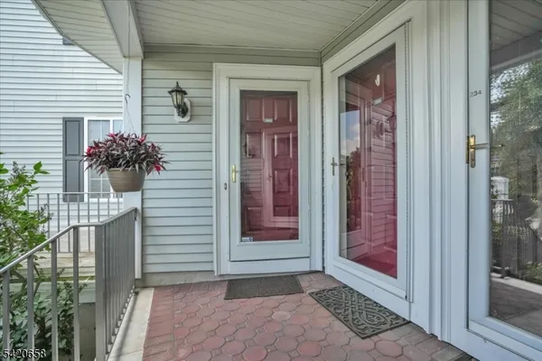 $563,900 | 240 Riveredge Drive, Chatham, NJ 07928