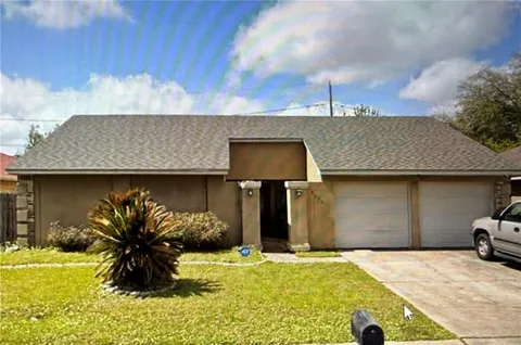 $179,900 | 3021 English Colony Drive, Laplace, LA 70068