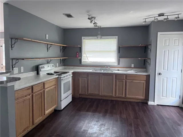 $179,900 | 3021 English Colony Drive, Laplace, LA 70068