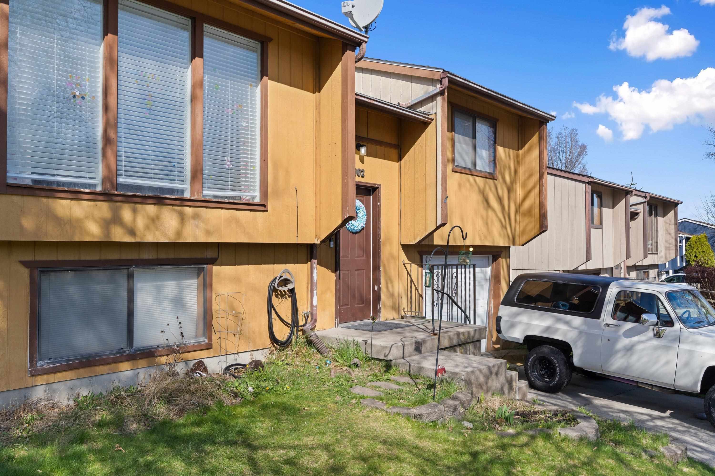 902 South Calvin Road Spokane Valley, WA 99037 - Photo 2 of 17
