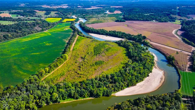 $1 | 3 East 100th Road, Worthington, IN 47471