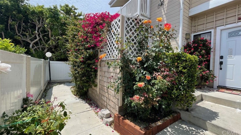 1916 Rockefeller Lane, Unit 7 Redondo Beach, CA 90278 - Photo 1 of 1