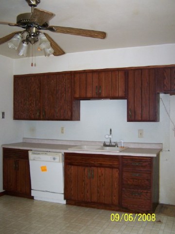 551 Waverly Road Davenport, IA 52804 - Photo 3 of 9 Gallery Image 3
