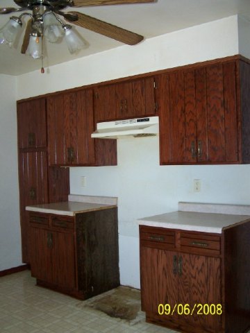 551 Waverly Road Davenport, IA 52804 - Photo 4 of 9 Gallery Image 4