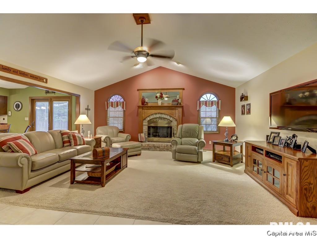 2708 Meadow Pointe Drive Springfield, IL 62702 - Photo 10 of 36