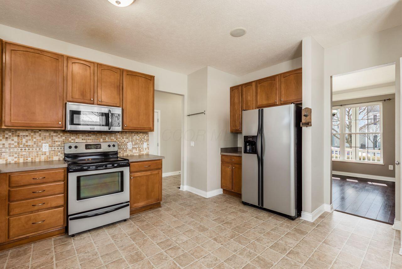 5906 Myrick Road Dublin, OH 43016 - Photo 16 of 49 Kitchen appliances