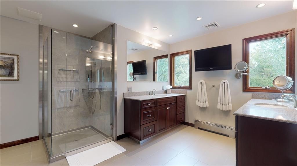 48 St George Court Warwick, RI 02888 - Photo 22 of 40