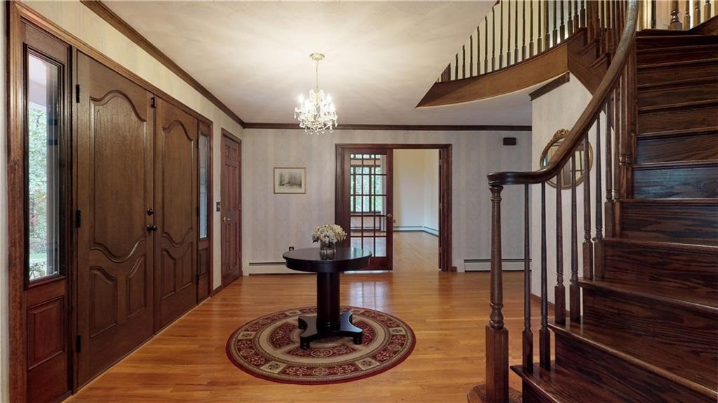 48 St George Court Warwick, RI 02888 - Photo 3 of 40