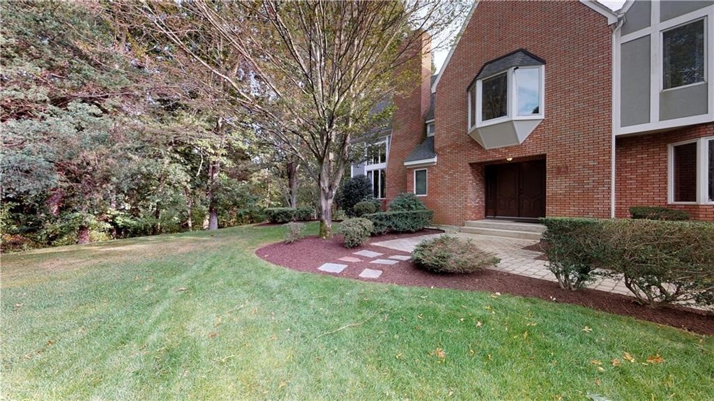 48 St George Court Warwick, RI 02888 - Photo 34 of 40