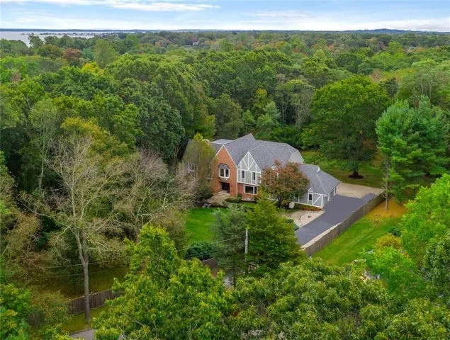 $6,000 | 48 St George Court, Warwick, RI 02888