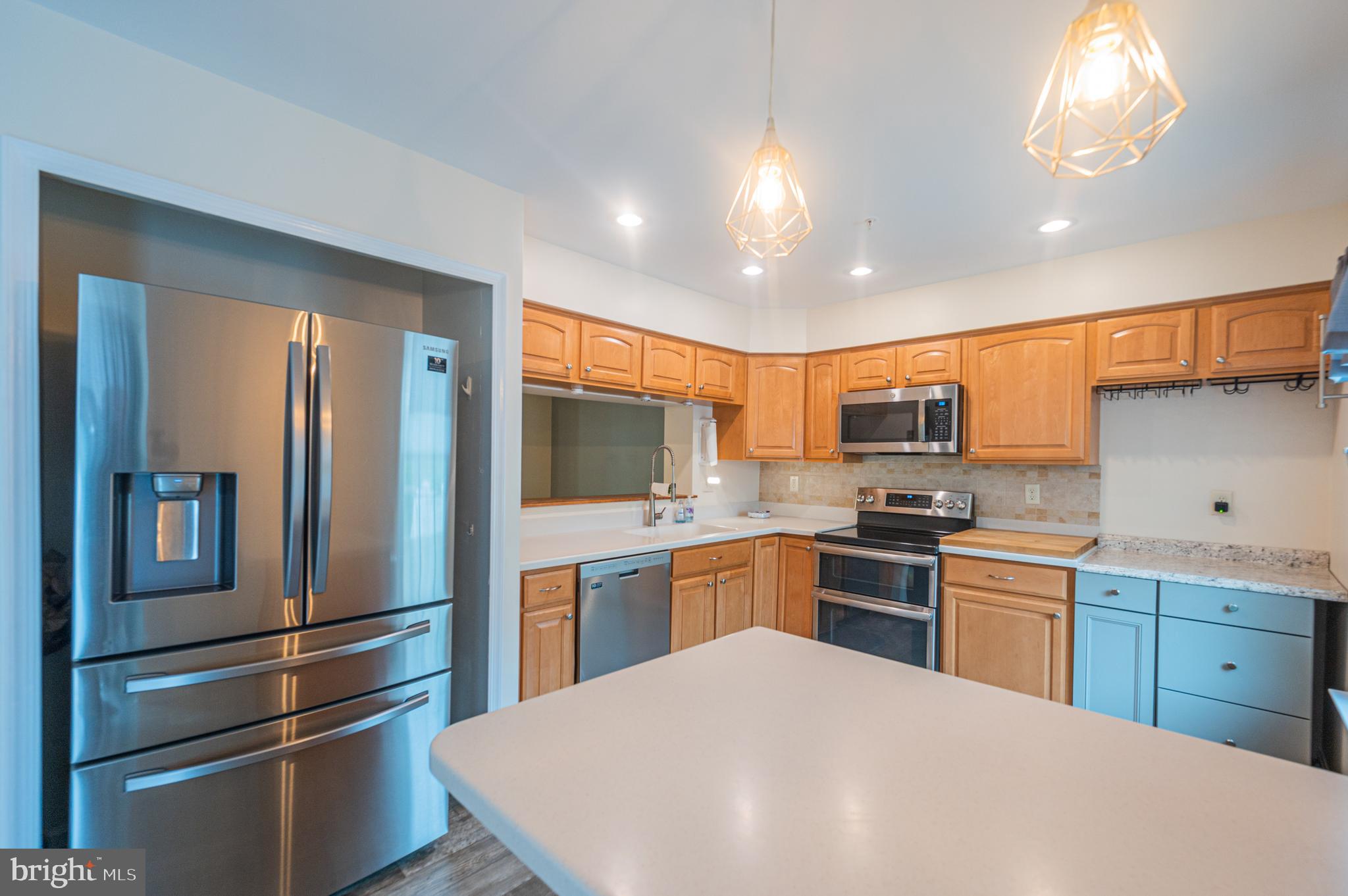 8617 Otter Creek Road Laurel, MD 20724 - Photo 23 of 34 Corean countertops