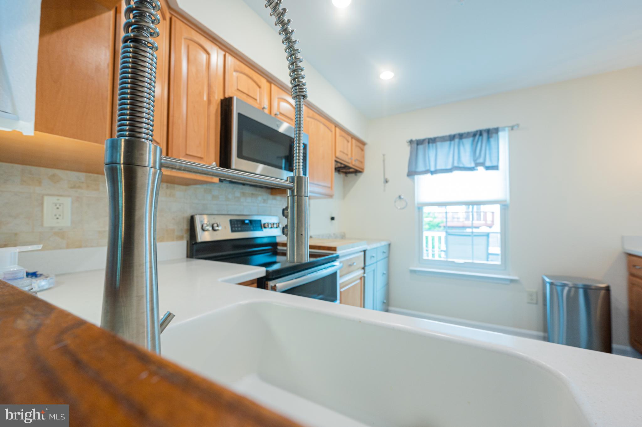 8617 Otter Creek Road Laurel, MD 20724 - Photo 25 of 34 Large sink with upgrade faucet