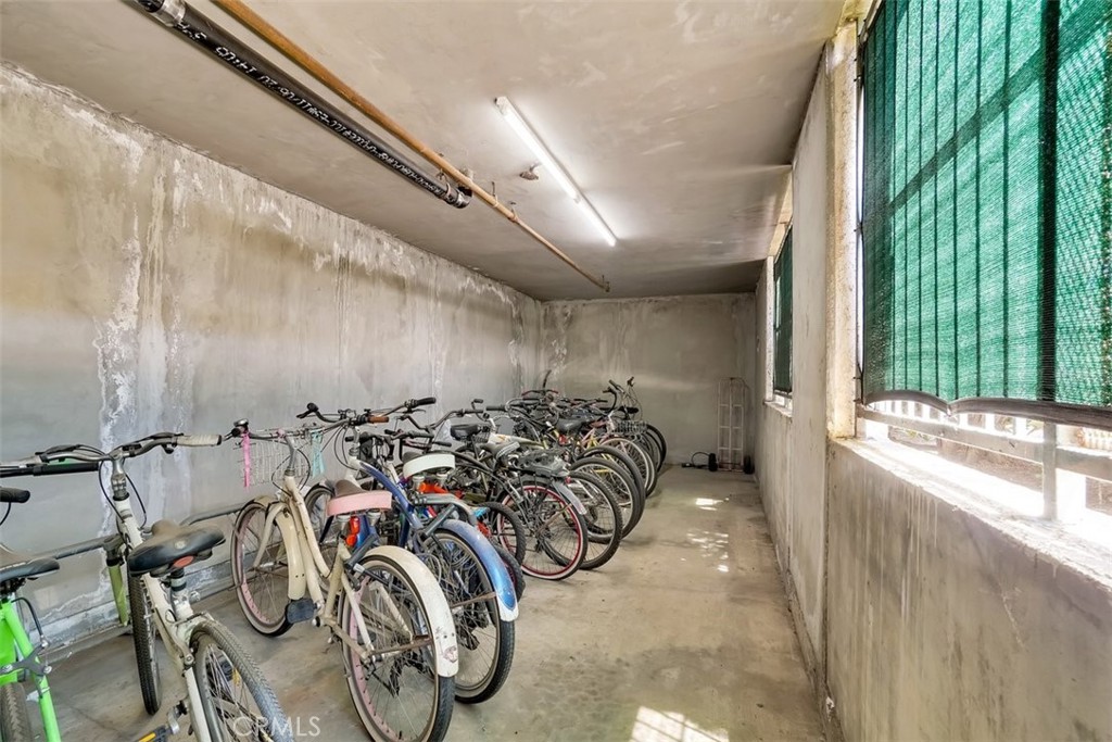 745 Main Street, Unit 107 El Segundo, CA 90245 - Photo 34 of 38 a view of a room with gym equipment