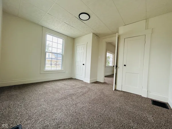 $172,900 | 11 North Indiana Street, Roachdale, IN 46172