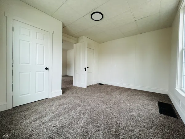 $172,900 | 11 North Indiana Street, Roachdale, IN 46172