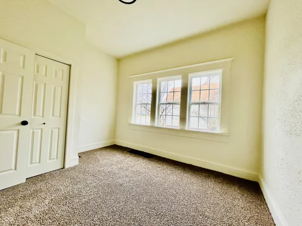 $172,900 | 11 North Indiana Street, Roachdale, IN 46172