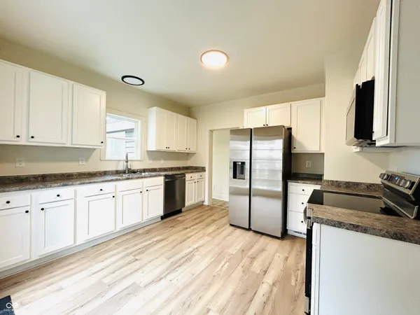 $172,900 | 11 North Indiana Street, Roachdale, IN 46172