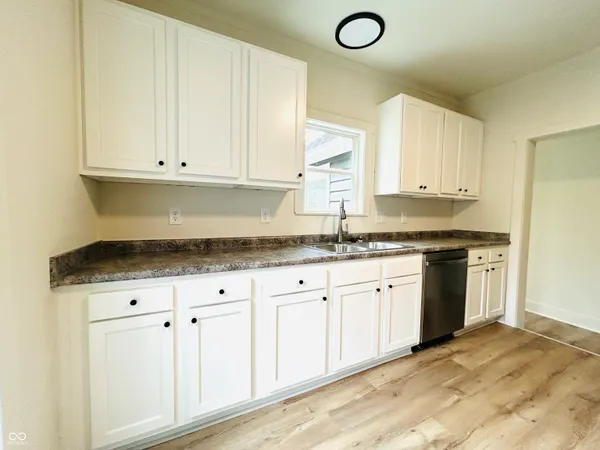 $172,900 | 11 North Indiana Street, Roachdale, IN 46172