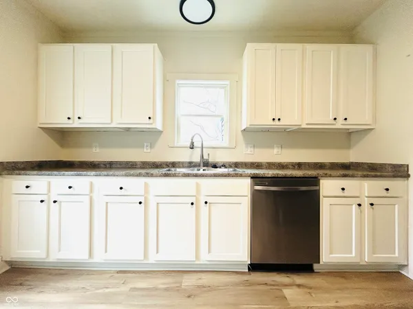 $172,900 | 11 North Indiana Street, Roachdale, IN 46172