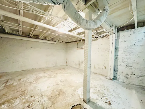 $172,900 | 11 North Indiana Street, Roachdale, IN 46172