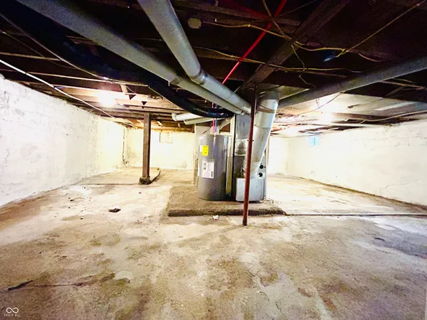 $172,900 | 11 North Indiana Street, Roachdale, IN 46172