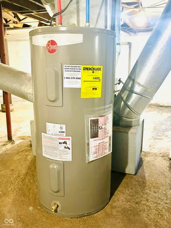 $172,900 | 11 North Indiana Street, Roachdale, IN 46172