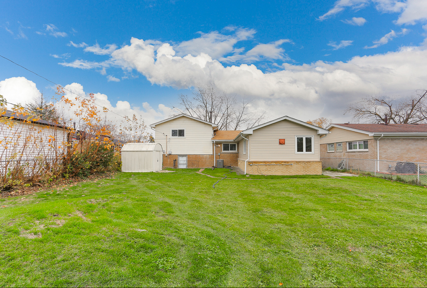 15256 Ridgeway Avenue Midlothian, IL 60445 - Photo 3 of 33