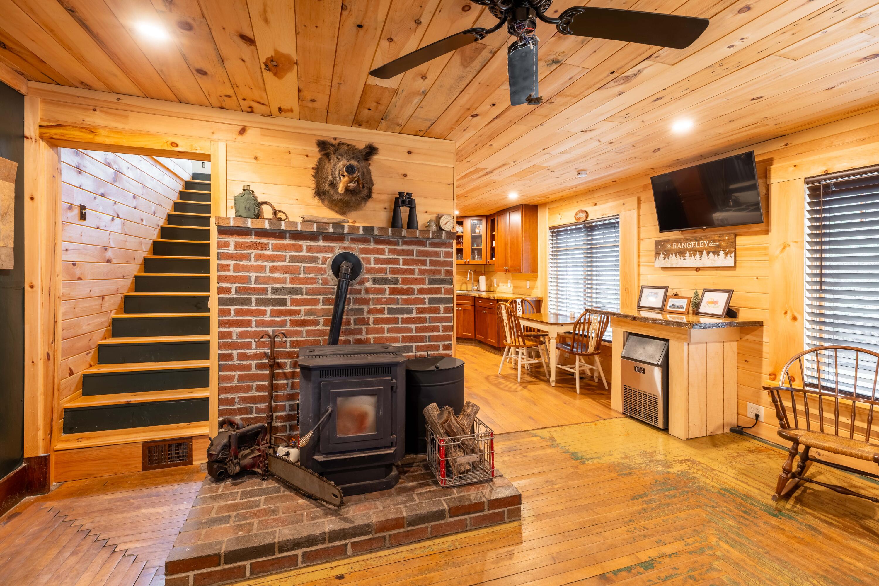 2879 Main Street Rangeley, ME 04970 - Photo 11 of 46 Interior-8