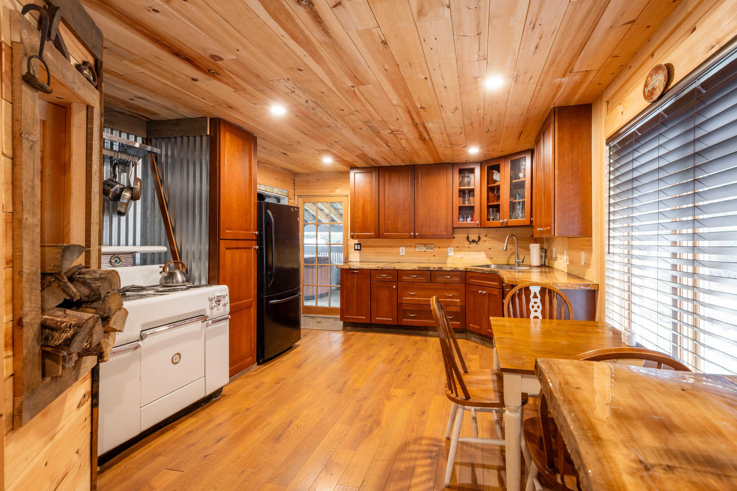 2879 Main Street Rangeley, ME 04970 - Photo 18 of 46 Interior-14