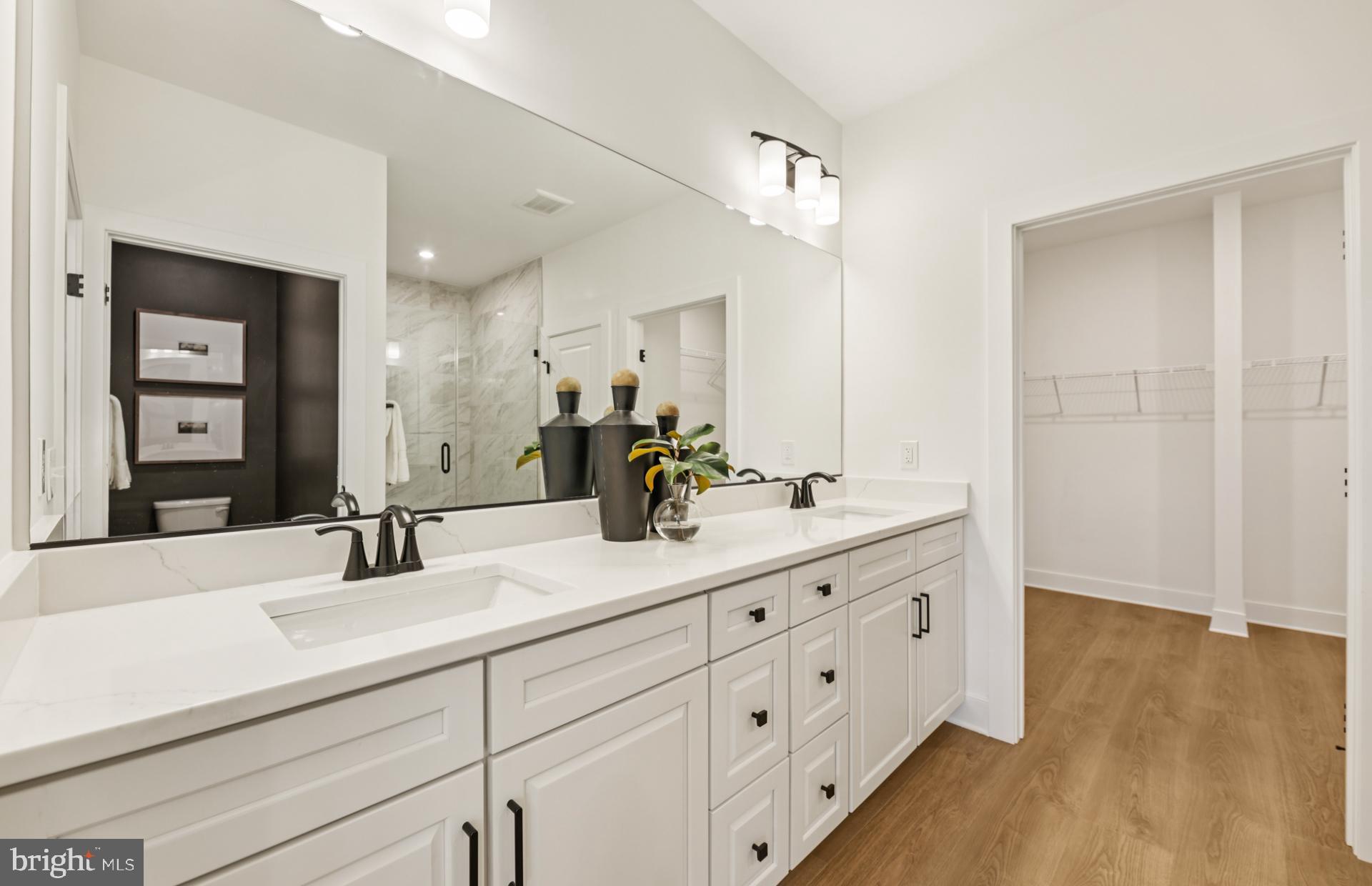6085 Azurite Way Haymarket, VA 20169 - Photo 20 of 36 Owner's Bath - Model Representation
