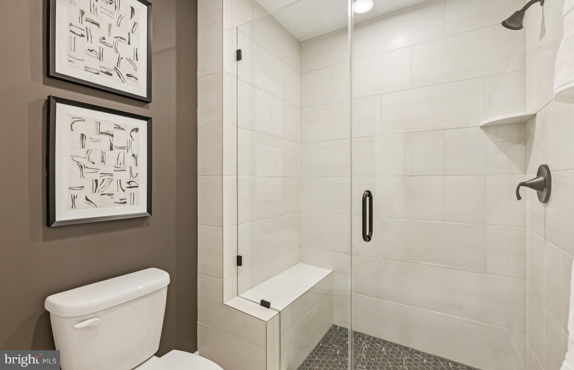 6085 Azurite Way Haymarket, VA 20169 - Photo 30 of 36 Hall Bath - Model Representation