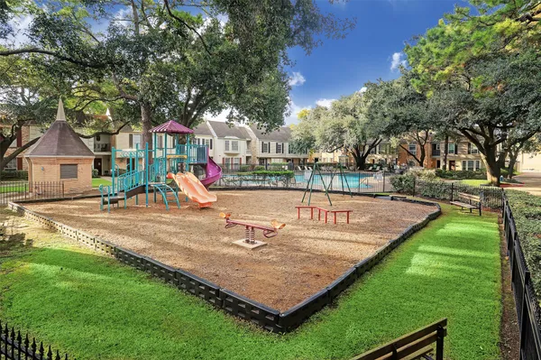 $2,995 | 13374 Trail Hollow Drive, Unit 3374, Houston, TX 77079