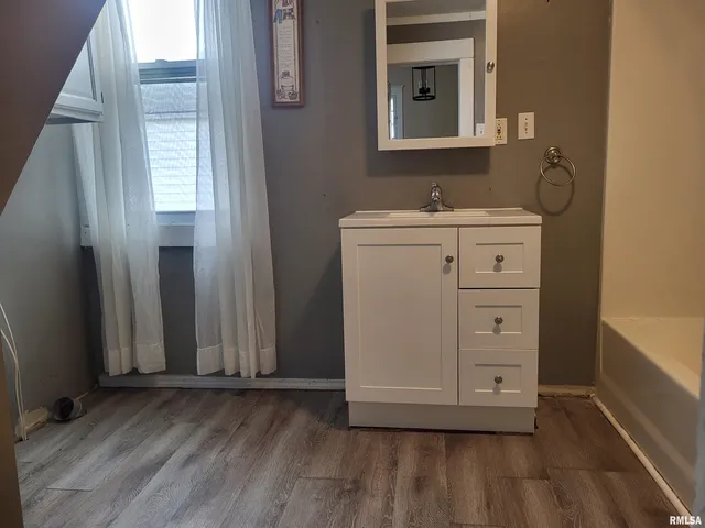 $99,000 | 105 West Wood Street, Camp Point, IL 62320