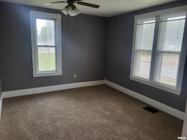 $99,000 | 105 West Wood Street, Camp Point, IL 62320