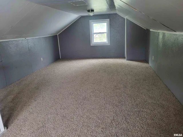 $99,000 | 105 West Wood Street, Camp Point, IL 62320