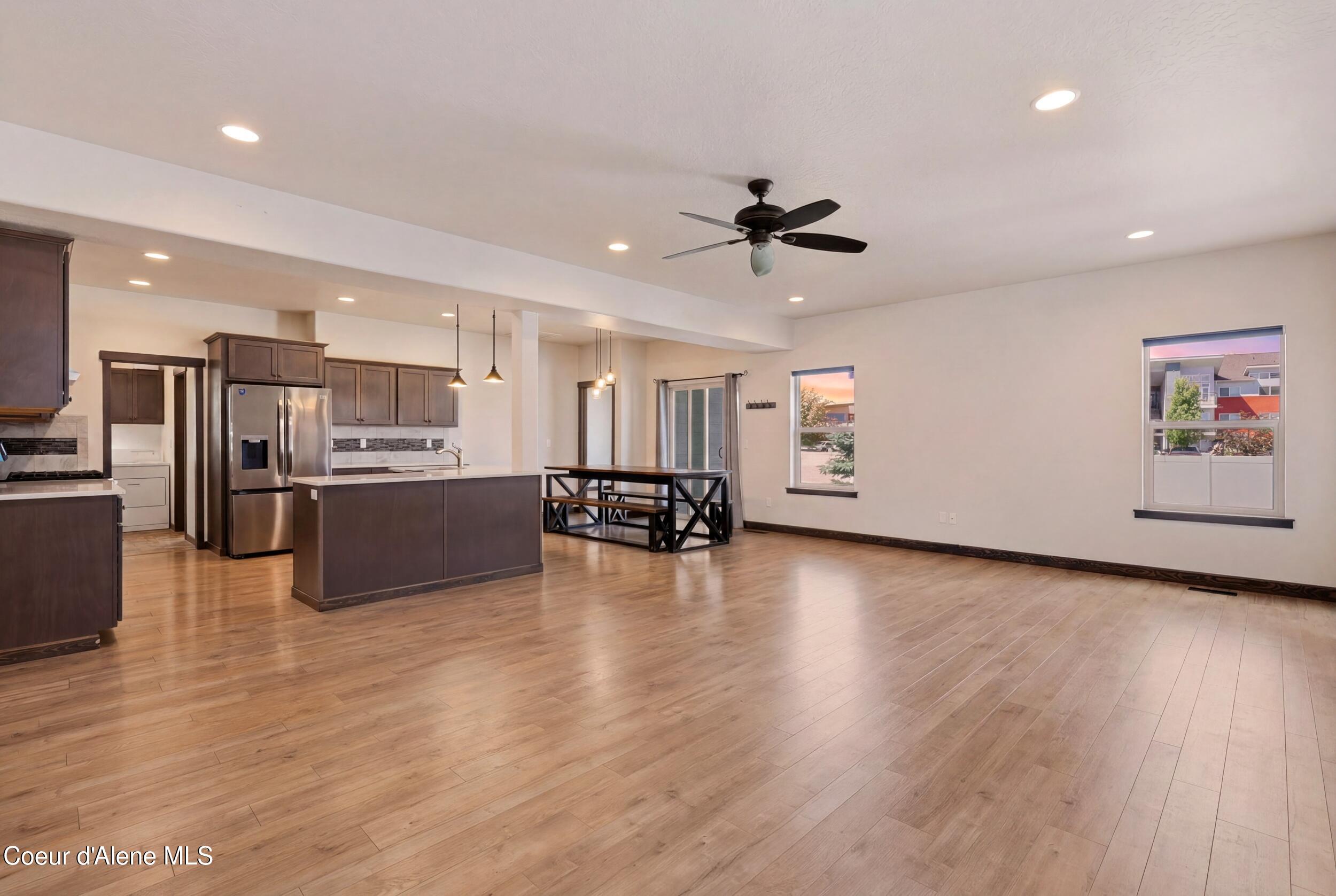 6643 North Gavin Loop Coeur D'Alene, ID 83815 - Photo 4 of 30 Huge Great Room