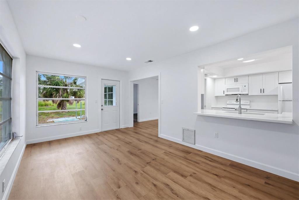 4100 Tee Road Sarasota, FL 34235 - Photo 11 of 35