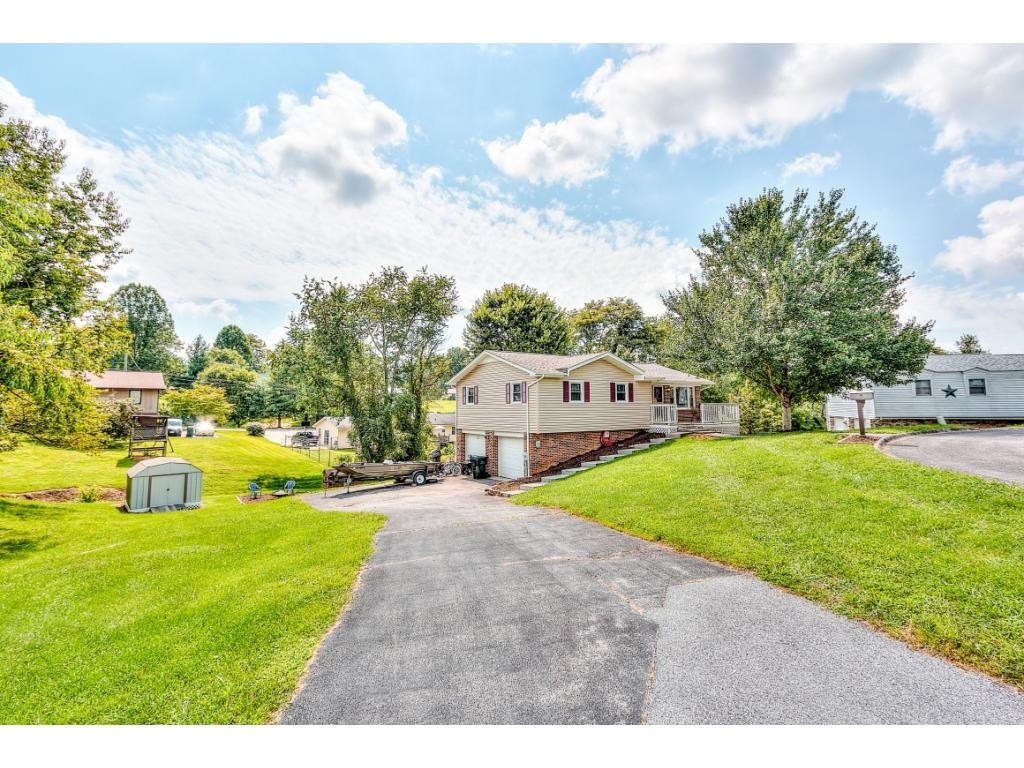 105 Raintree Circle Bristol, VA 24201 - Photo 3 of 20 Photo 3