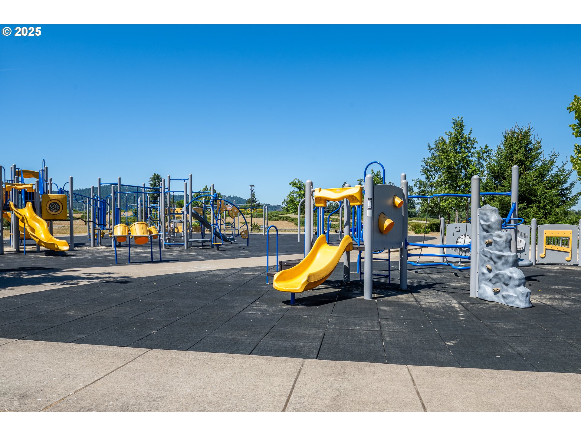 2002 South 60th Street Springfield, OR 97478 - Photo 37 of 47 a view of a park with slide