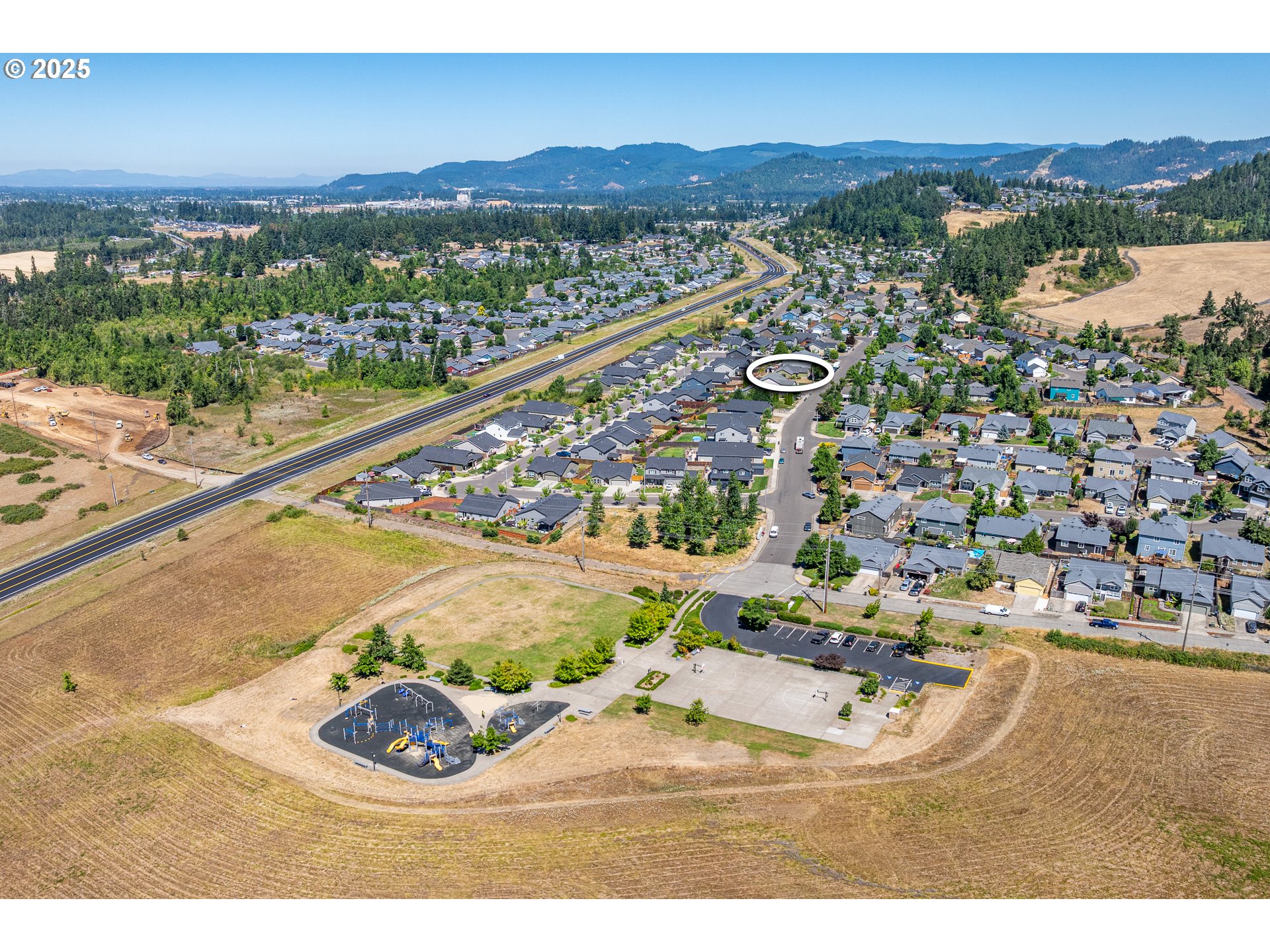 2002 South 60th Street Springfield, OR 97478 - Photo 46 of 47 a view of a city with ocean view