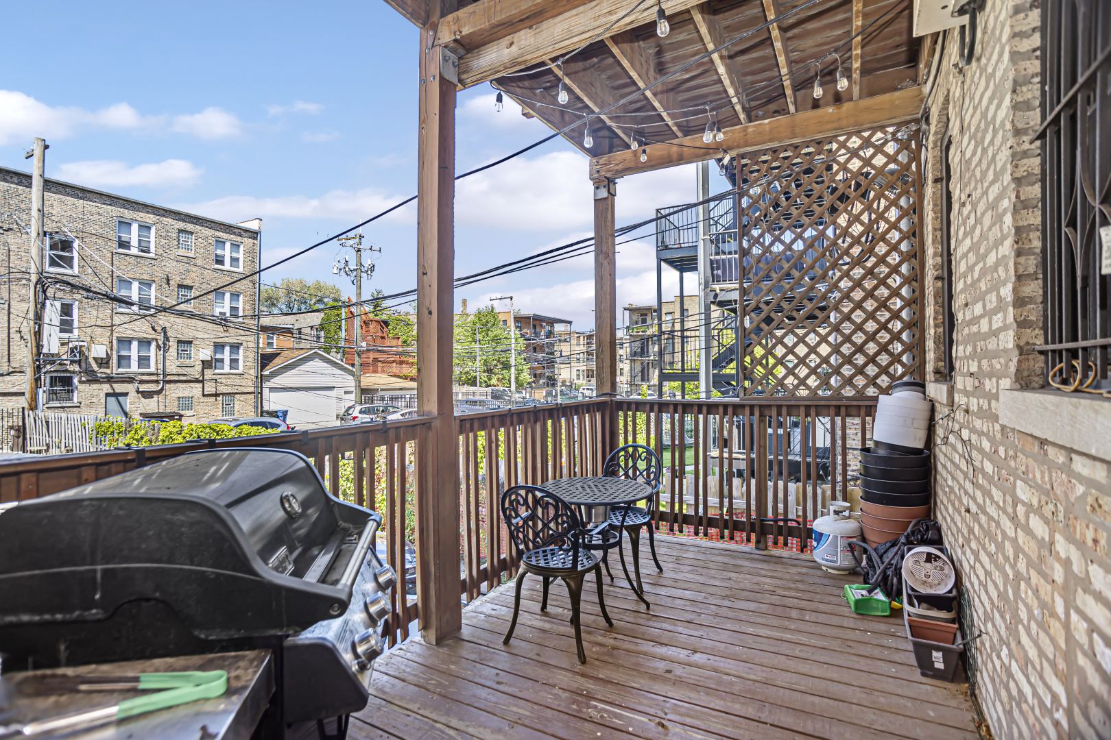 4030 North Sheridan Road, Unit 1R Chicago, IL 60613 - Photo 14 of 16 a view of a balcony with chairs