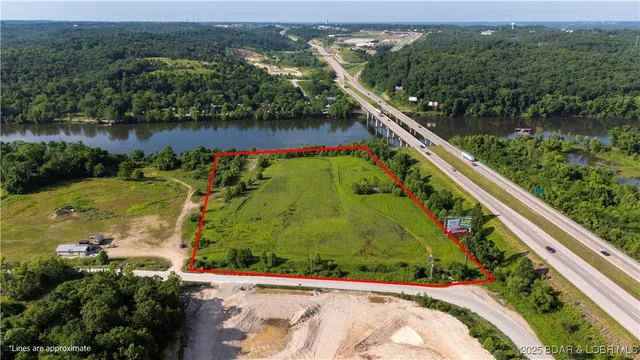 $1,500,000 | 290 Osage River Bridge, Lake Ozark, MO 65049