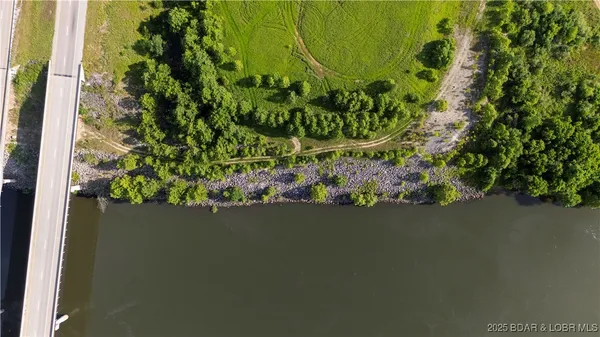 $1,500,000 | 290 Osage River Bridge, Lake Ozark, MO 65049