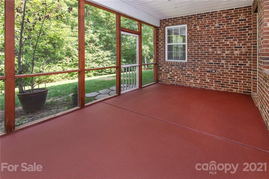 10617 Round Rock Road Charlotte, NC 28277 - Photo 25 of 28 a view of a room with a large window