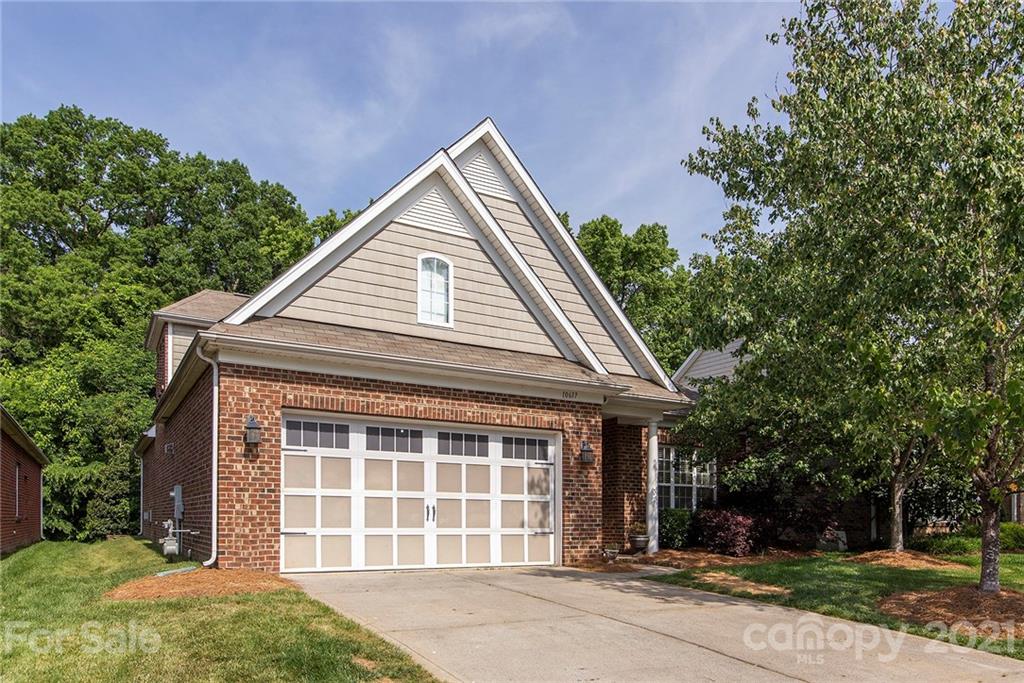 10617 Round Rock Road Charlotte, NC 28277 - Photo 27 of 28 front view of a house