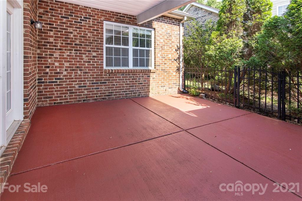 10617 Round Rock Road Charlotte, NC 28277 - Photo 5 of 28 a view of a backyard